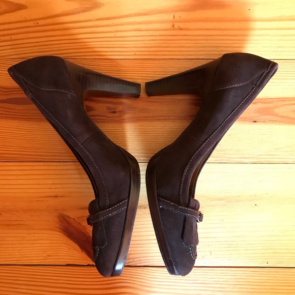 Ann Taylor Loft Brown Suede Pointed Toe Pumps, EUC, 7 - Picture 5 of 9